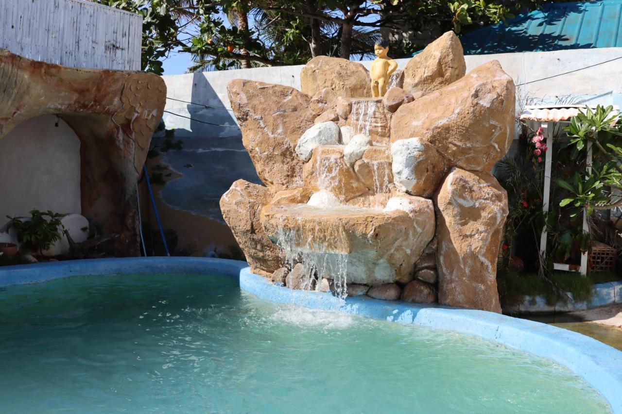 Belle'S Beach Resort Bolinao Bagian luar foto